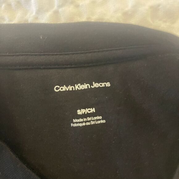 NWT Calvin Klein Jeans Women's black Shadow Graphic Regular Tee Tshirt Size S - Picture 5 of 9